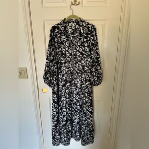 Max Studio Black and White Floral Long Sleeve Dress